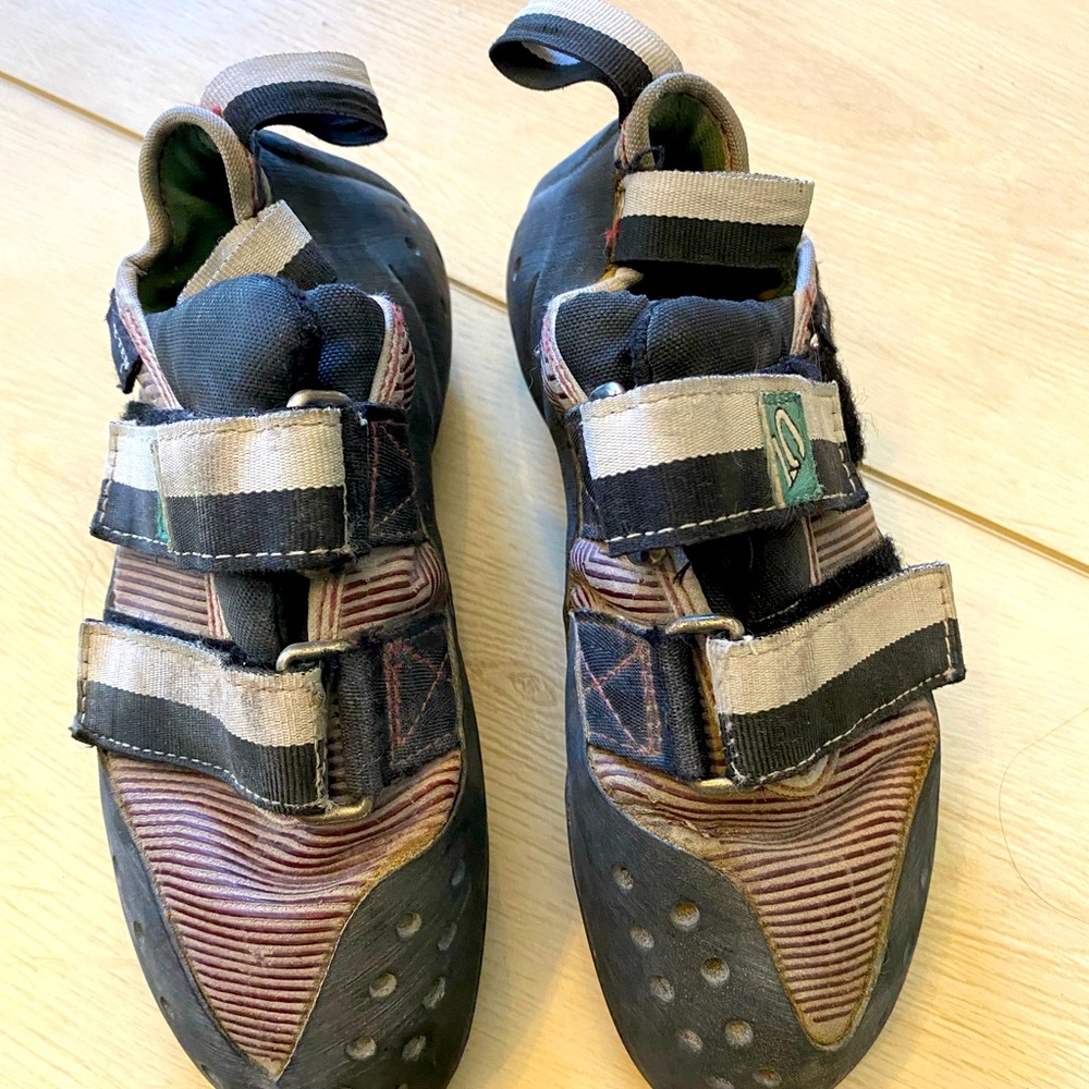 5.10 Blackwing womens climbing shoes size 7.5